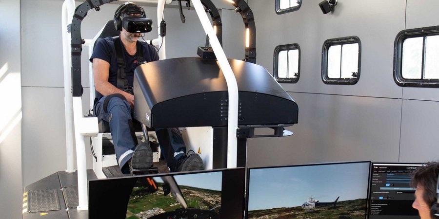 Blackcomb Helicopters Secures Loft Dynamics VR Flight Simulator To Enhance  Its Operations - Loft Dynamics AG